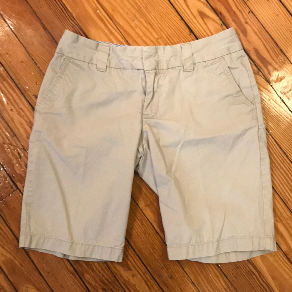 Women’s Size 6 Tommy Hilfiger Shorts